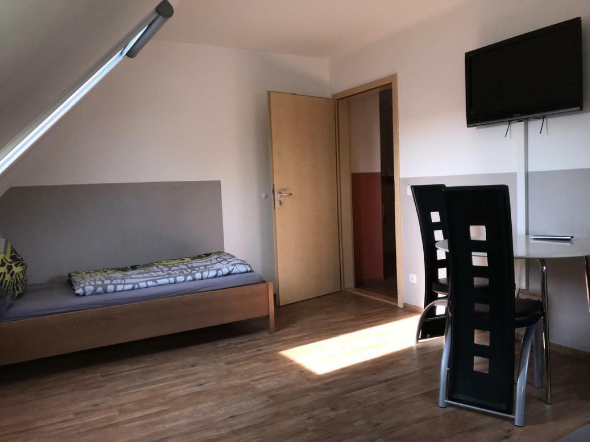 Ferienwohnung Asum Dasing Esterno foto